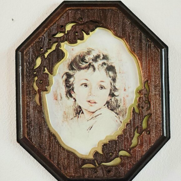 3 For 55 👍🫶 Vintage Mid-Century Child Print in Ornate Wood & Brass Frame - Picture 3 of 6